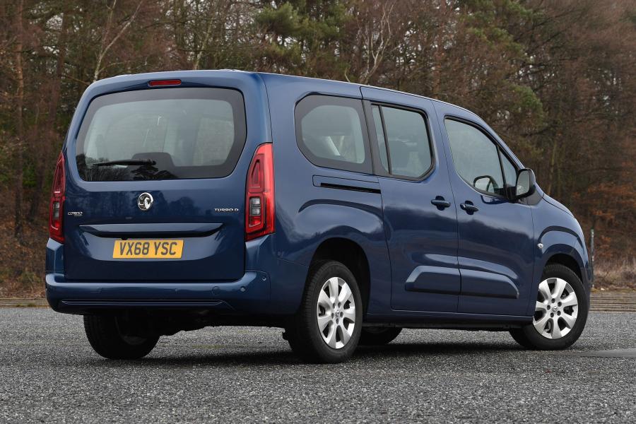  Vauxhall Combo Life XL 2018 года  (фото 11 из 27)